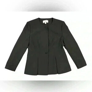 Beautiful Fitted Pleated BOSS by Hugo Boss Wool Blazer Size 8 in Black